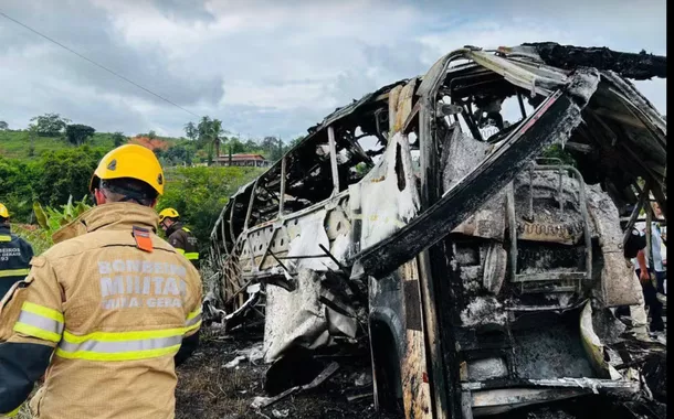 Acidente na BR-116, próximo à região de Lajinha, no município de Teófilo Otoni (MG)