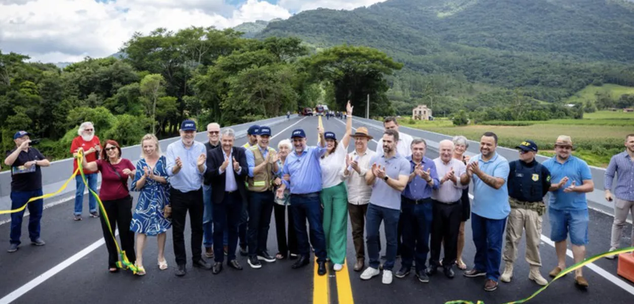 Nova ponte sobre o Rio Caí