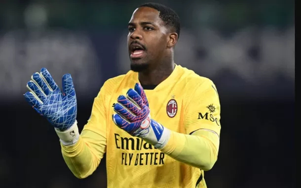 Goleiro do Milan, Mike Maignan, denuncia racismo da torcida em jogo contra o Hellas Verona