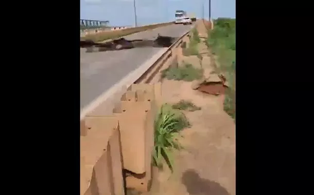 Queda de ponte entre Tocantins e Maranhão causa derramamento de ácido sulfúrico em rio