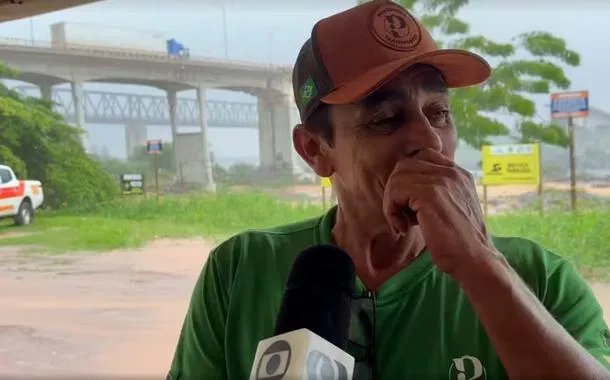 “Dói muito”, relata homem sobre o desaparecimento da esposa após colapso de ponte
