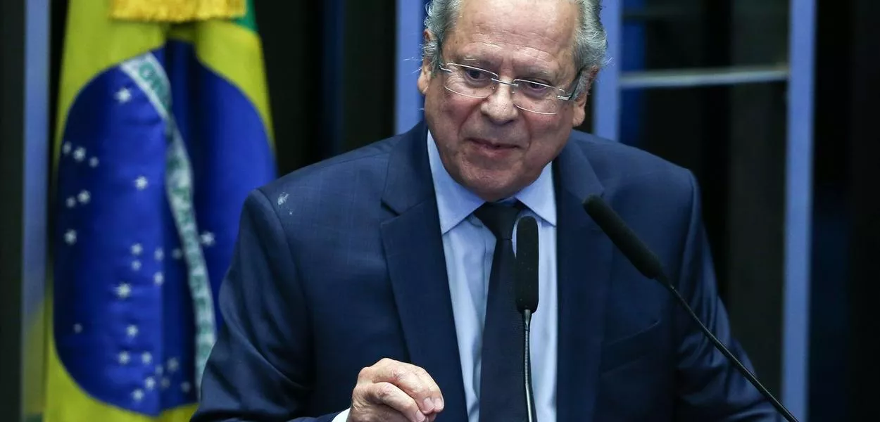 Dirceu planeja volta ao parlamento em grande estilo