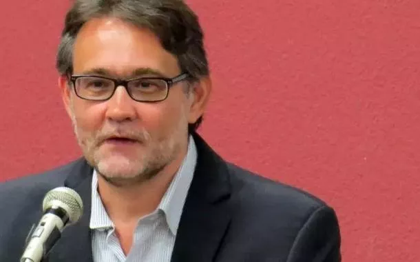 "Brasil tem uma quinta-coluna como nunca antes em sua história", diz João Cezar de Castro Rocha
