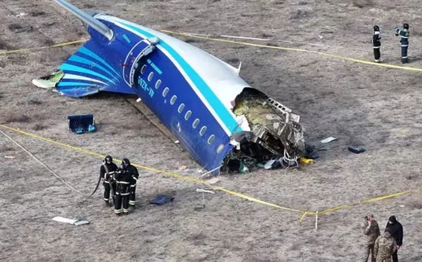 Avião fabricado pela Embraer cai no Cazaquistão no dia 25 de dezembro de 2024