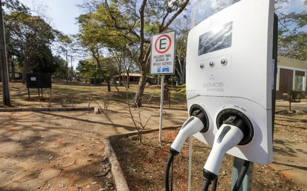 Ponto de recarga de carros elétricos no DF