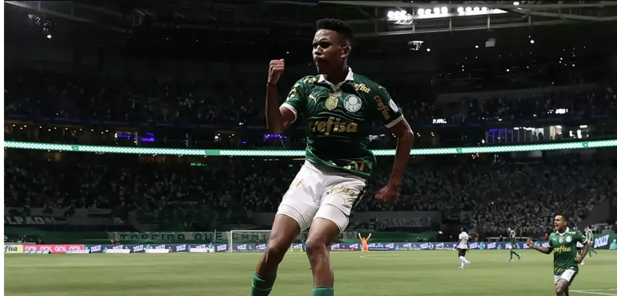 Estevão, com a camisa do Palmeiras