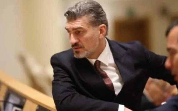 Mikheil Kavelashvili assume presidência da Geórgia após oposição contestar eleições