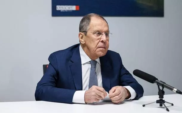 Rússia rejeita debate sobre garantias de segurança à Ucrânia sem sua participação, diz Lavrov