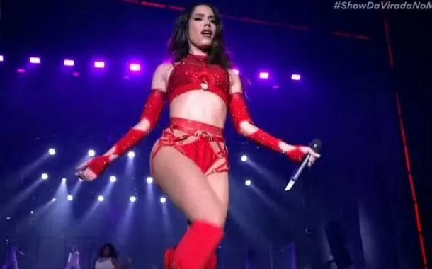 Anitta durante sua apresentação no Réveillon de Copacabana