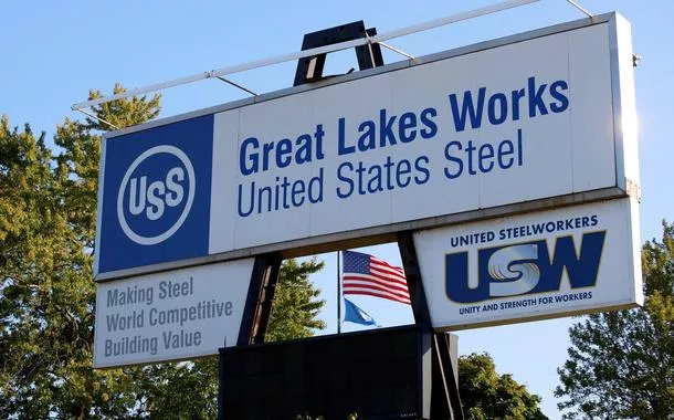 Placa do sindicato de trabalhadores em siderurgia dos EUA United Steel Workers em River Rouge, no Estado norte-americano de Michigan