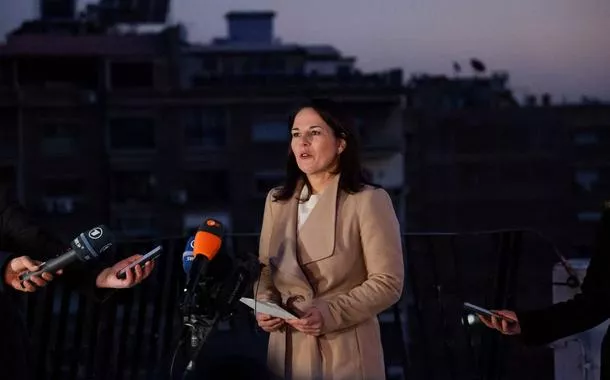 Ministros das Relações Exteriores de Alemanha e França se reúnem com novos governantes da Síria em Damasco