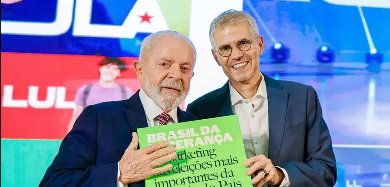 Lula (à esq.) e Sidônio Palmeira