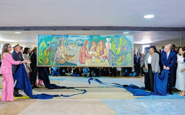 Presidente Lula e vice-presidente Geraldo Alckmin em evento que marca a reintegração do quadro de Di Cavalcanti ao acervo da Presidência da República