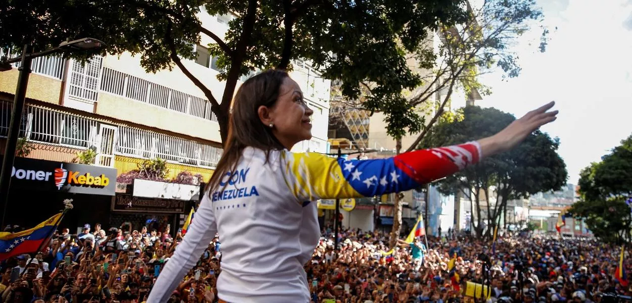 María Corina Machado discursa durante protesto em Caracas - 09/01/2025