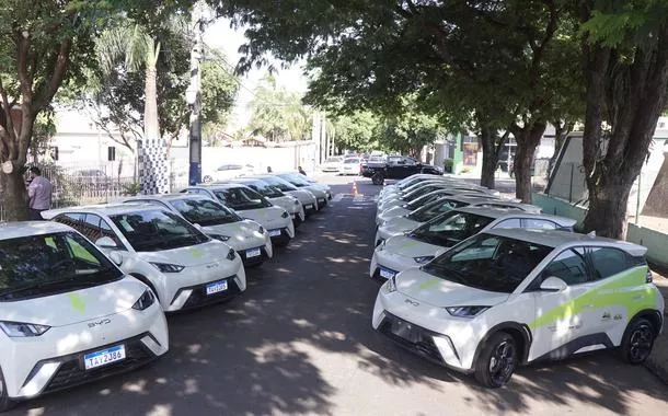 Itaipu entrega veículos elétricos a municípios e reforça compromisso com a sustentabilidade