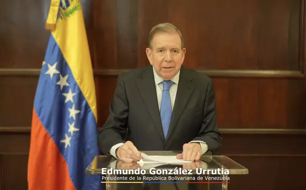 Edmundo González se exibe como presidente e diz que tomará posse após retornar à Venezuela