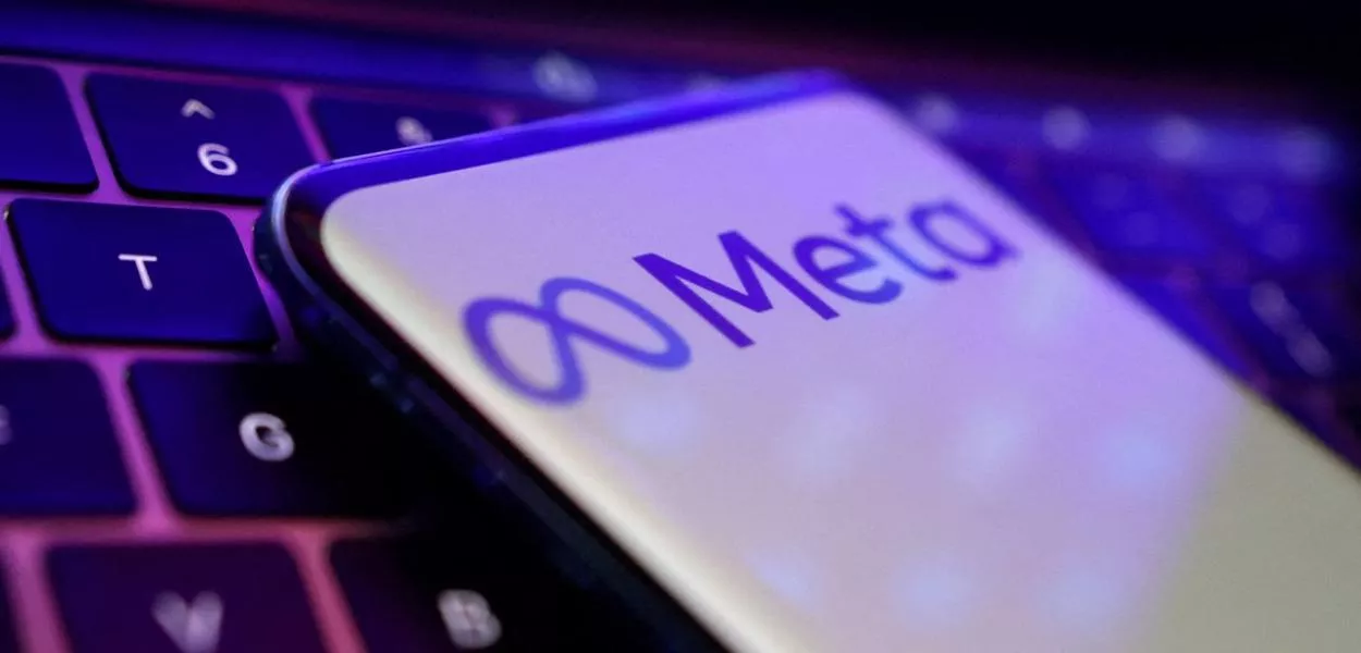 Logo da Meta em smartphone - 22/8/2022 
