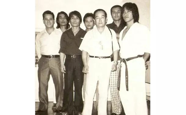 Senseis Sagara, Tanaka, Uriu, Inoki, Watanabe e Kawamura. Em 1975, trouxeram o mestre Masatoshi Nakayama pela primeira vez ao Brasil