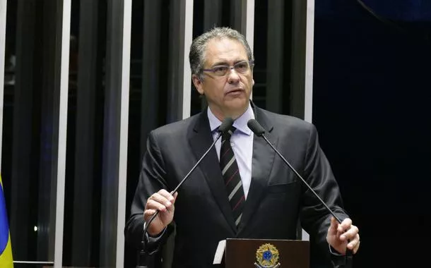 Carlos Zarattini