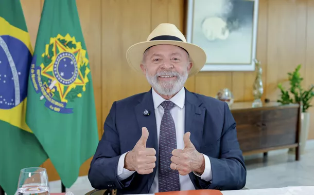 "Nossa economia cresce acima das previsões do mercado e cresce para todos", destaca Lula