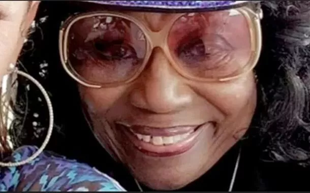 Atriz é encontrada morta em casa destruída por incêndios em Los Angeles