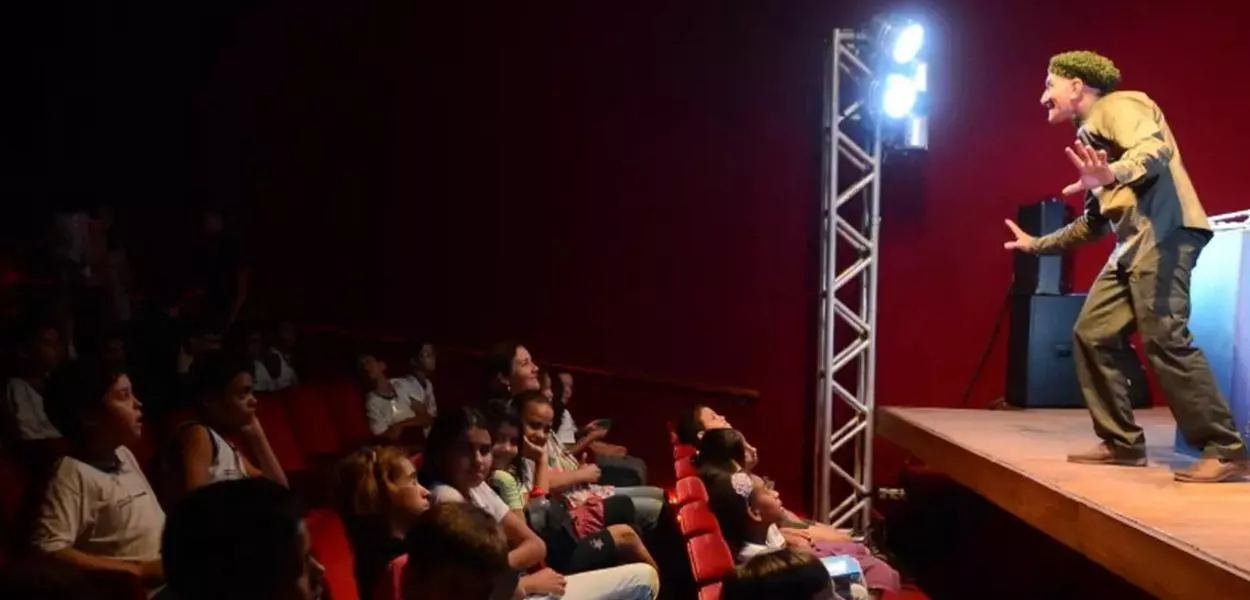 Afinal, para que serve o teatro?