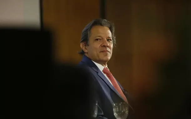 Governo deve esperar eleição do comando do Congresso para propor reforma do IR, diz Haddad