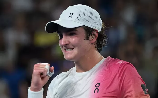 Aos 18 anos, João Fonseca entra no top 100 do ranking mundial de tênis