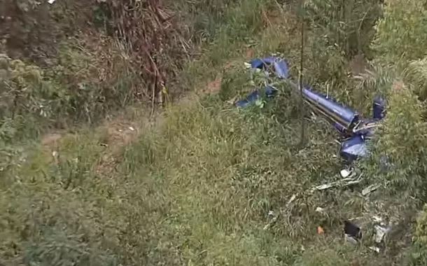 Corpo é encontrado entre os destroços de helicóptero que caiu em Caieiras