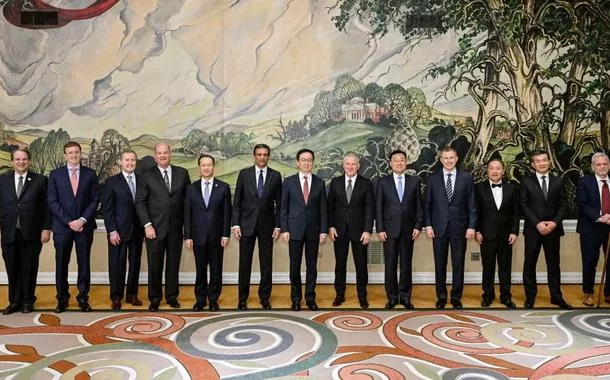Vice-presidente chinês pede que empresas norte-americanas contribuam mais para relações China-EUA