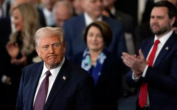 Trump toma posse, fala em “revolução do senso comum” e reforça ameaças
