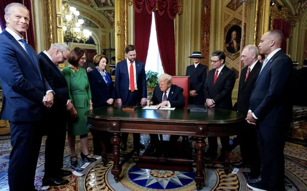Trump concede perdão a 1.500 condenados por ataques ao Capitólio