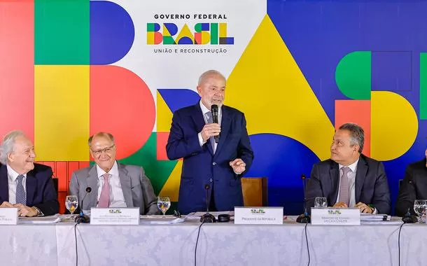 Lula deixa claro que prioridade do governo é comida mais barata na mesa do trabalhador