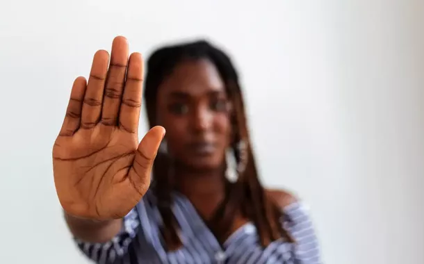 Governo e plataformas de mobilidade fazem acordo para combater racismo