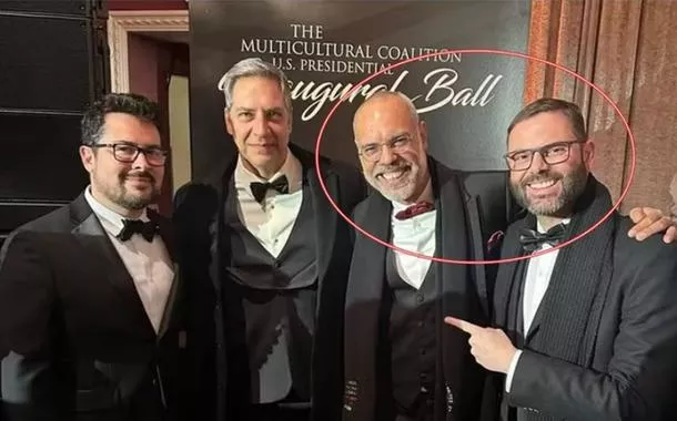 Senador Jorge Seif posa ao lado de Allan dos Santos, foragido nos EUA