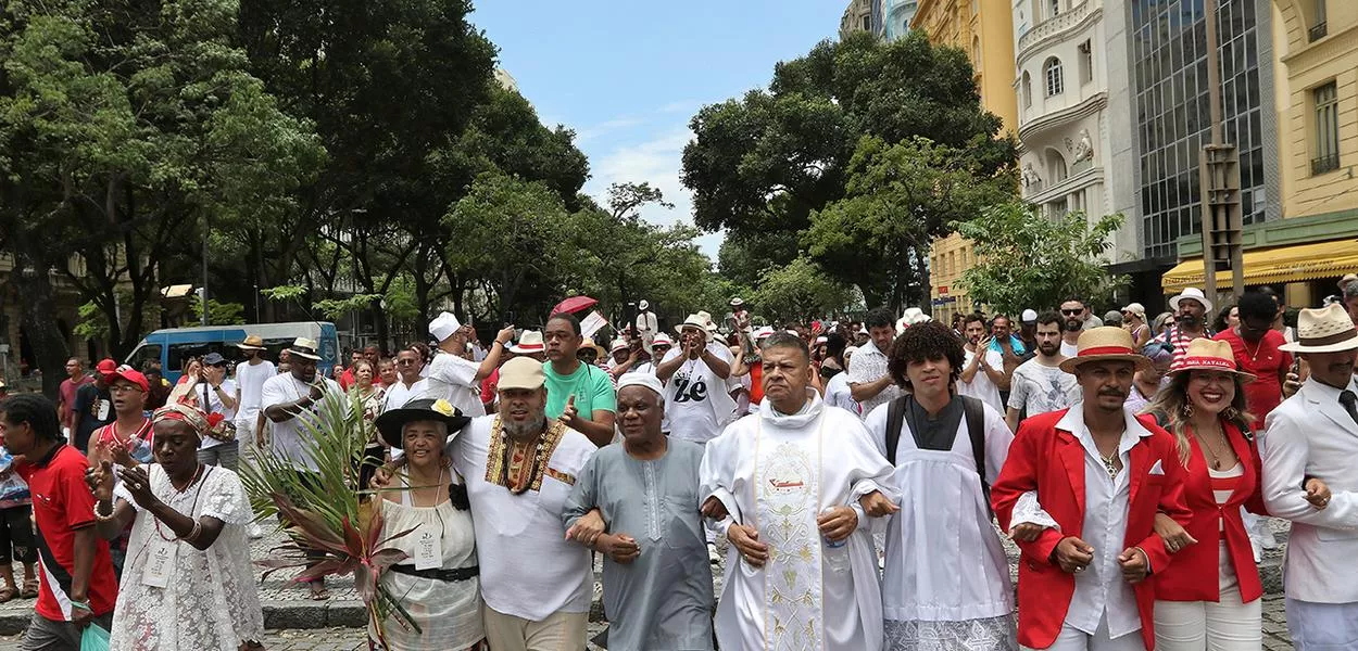 2º Procissão do Zé Pelintra saindo do santuário nos Arcos da Lapa e finalizando na Cinelândia, no centro do Rio, em um ato contra a intolerância religiosa