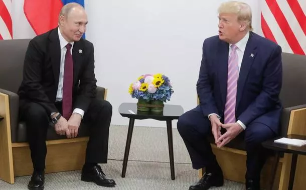 Kremlin mantém silêncio sobre informações de que há contatos entre Putin e Trump