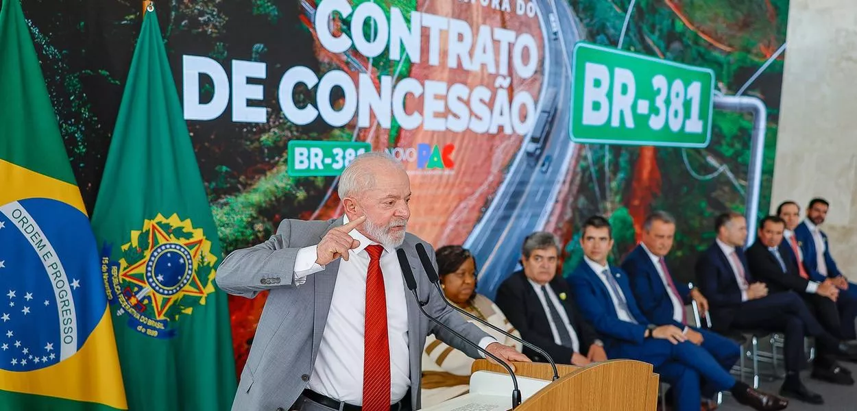 22.01.2025 - Presidente Luiz Inácio Lula da Silva durante cerimônia de assinatura do contrato de concessão da BR-381, no Palácio do Planalto - Brasília-DF