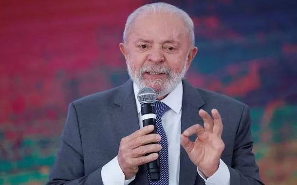‘O dólar subiu porque tivemos um Banco Central totalmente irresponsável’, diz Lula