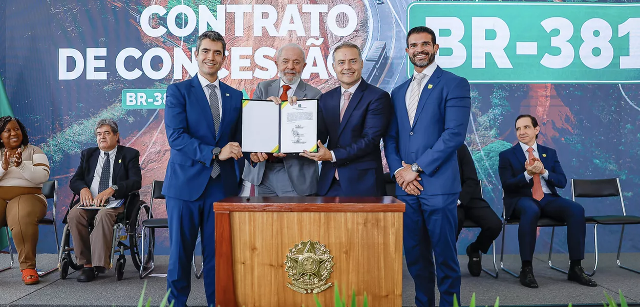Cerimônia de assinatura de concessão da BR-381/MG