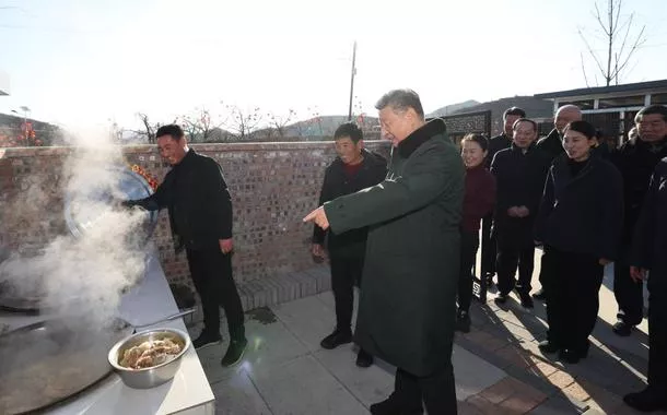 Xi visita moradores afetados pelas enchentes no nordeste da China