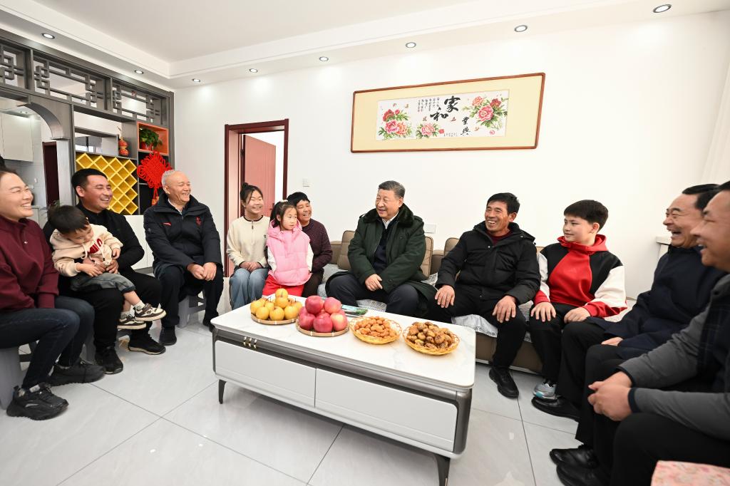 Xi visita moradores afetados pelas enchentes no nordeste da China