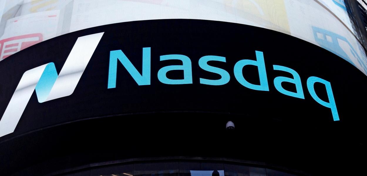 Nasdaq cai 3% com ações de tecnologia pressionadas por IA chinesa DeepSeek