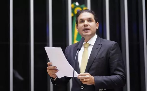 Hugo Motta precisará resolver impasse entre MDB e União Brasil pela relatoria do Orçamento 2026