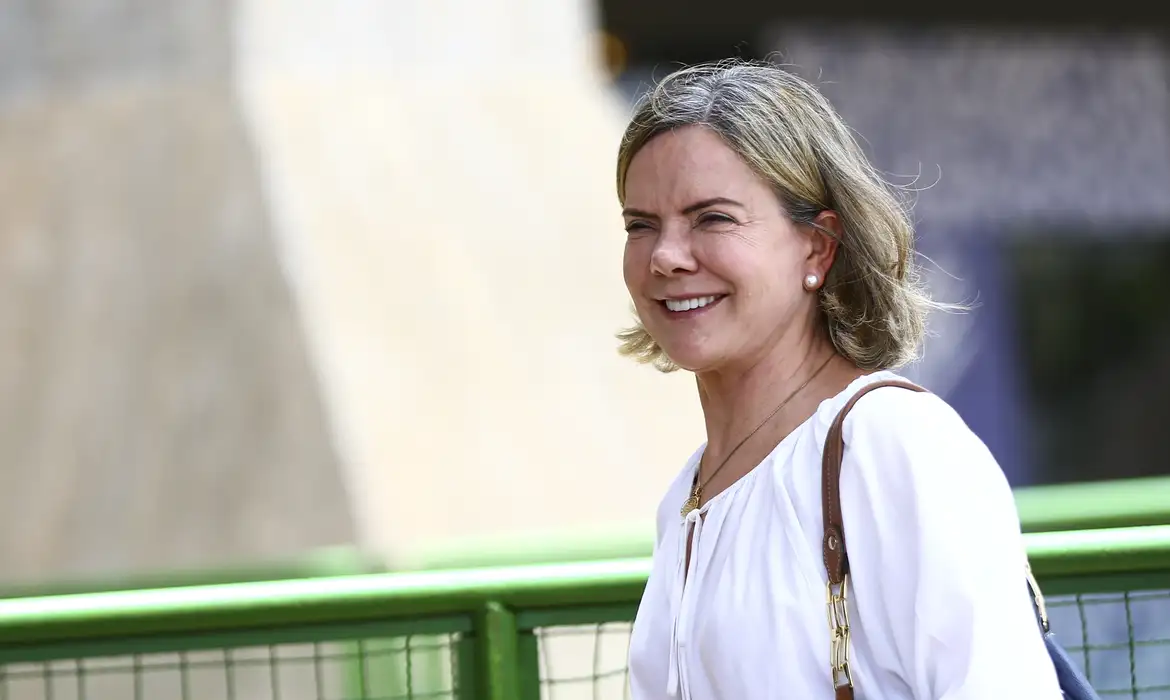 Nomeação de Gleisi para articulação política do governo Lula repercute: “tem firmeza política e flexibilidade tática”