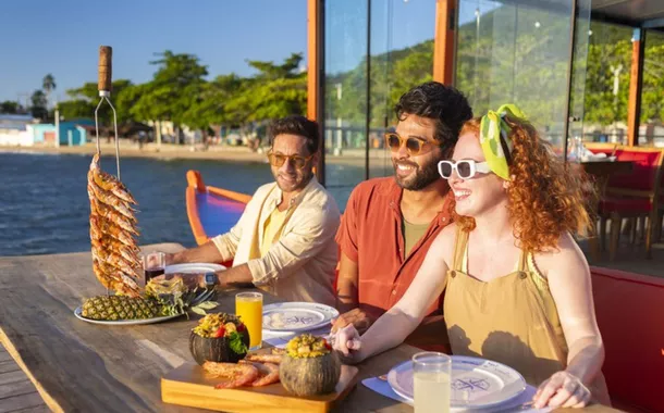 Turismo brasileiro arrecada R$ 45,4 bilhões com estrangeiros e bate recorde em 2024