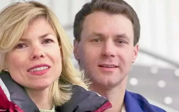 Shishkova e Naumov, que eram casados, venceram o campeonato mundial de patinagem artística em pares em 1994 e viviam nos EUA