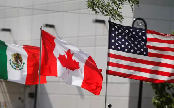 Trump diz que tarifas para Canadá e México podem não incluir petróleo