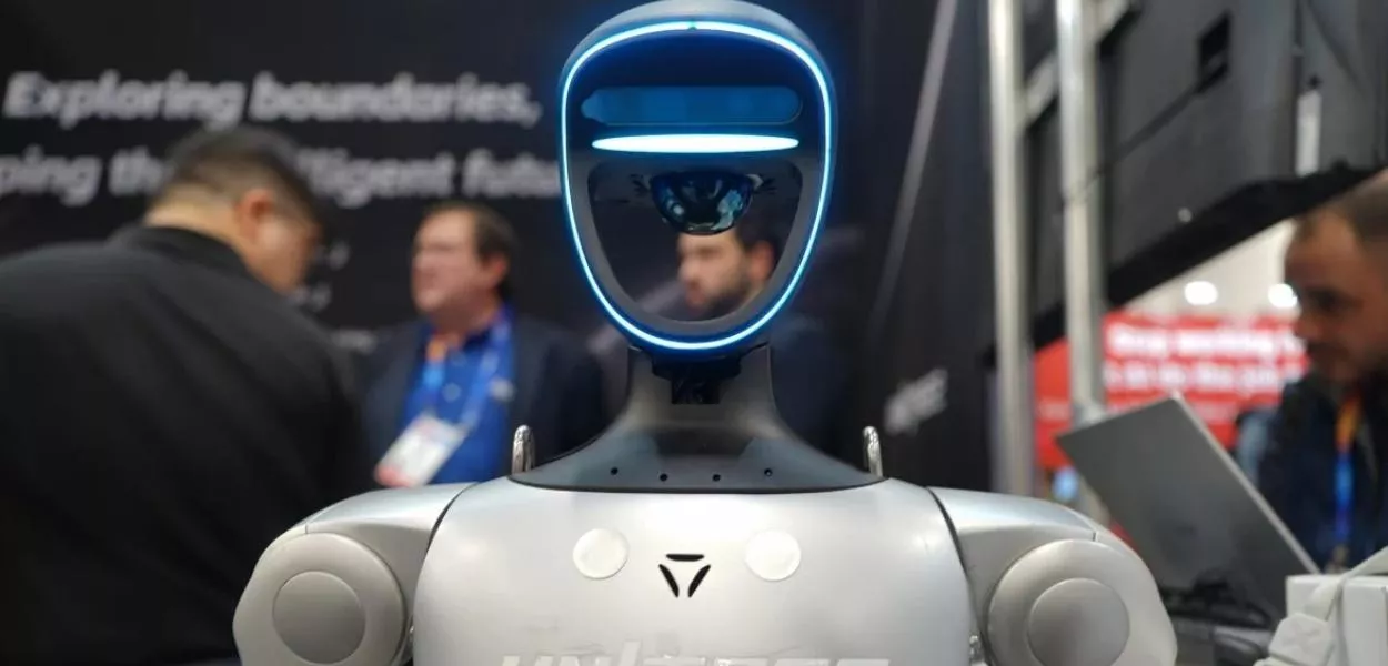 A Unitree implantou seus robôs humanoides para testes nas linhas de produção das montadoras chinesas de carros elétricos Nio e Geely.