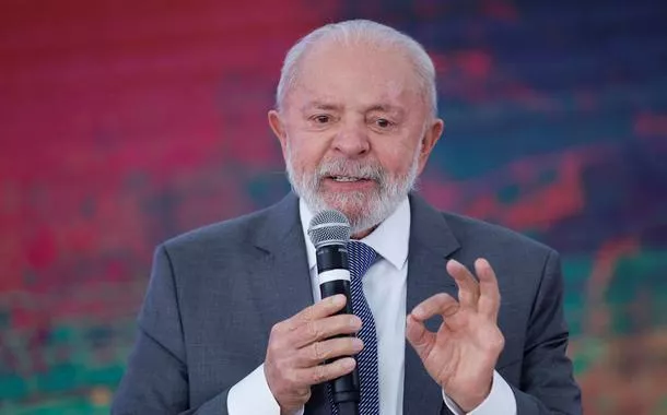 Lula exonera ministros para votação de presidentes da Câmara e do Senado
